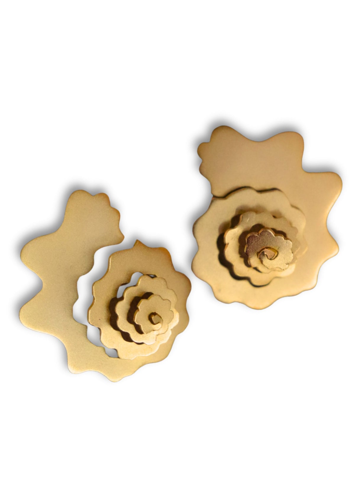 3 dimensional, spiral, matte-finish stud hoops