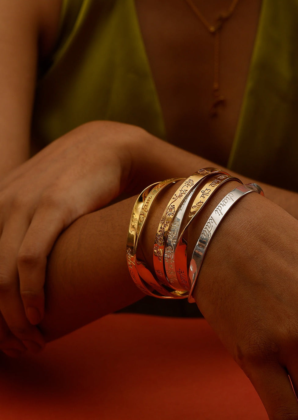 Shukrana Guruji Bangle - English