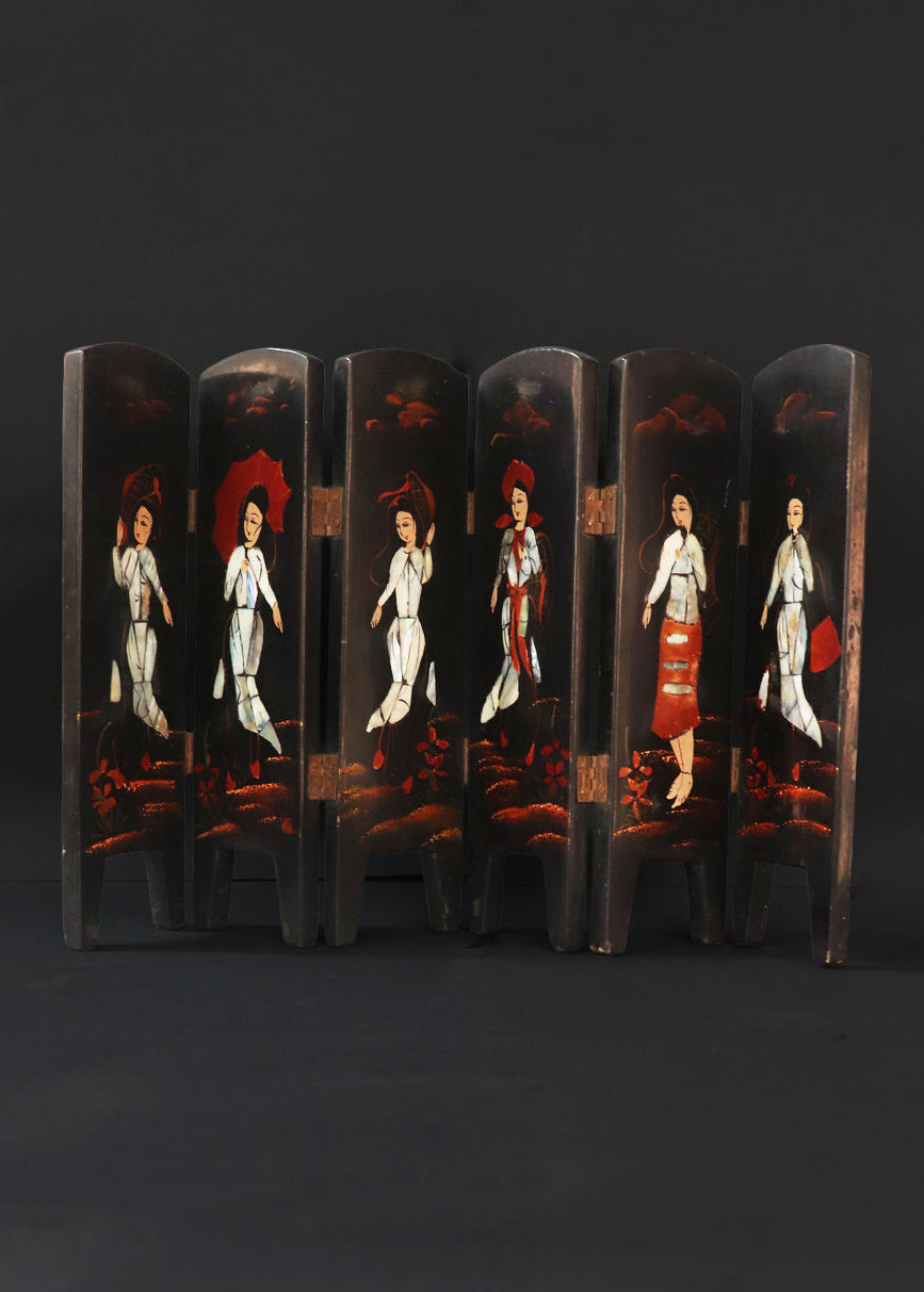 Vintage Vietnamese tabletop folding screen