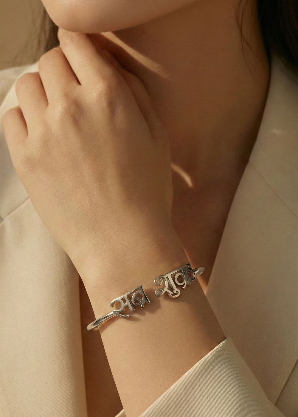 Sabr Shukr Bangle in Arabic, Gurmukhi and Devnagri in sterling silver and 18k gold by indian jewellery designer eina ahluwalia