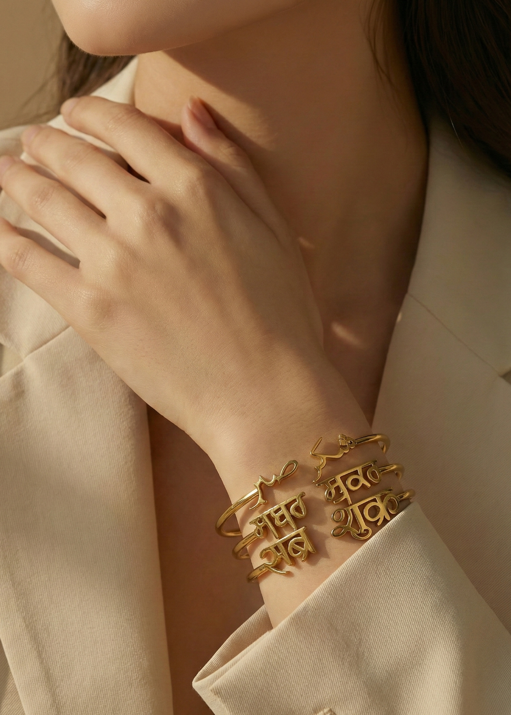 Sabr_Shukr_Bangle_in_Arabic_Gurmukhi_and_Devnagri_in_sterling_silver_and_18k_gold_by_indian_jewellery_designer_eina_ahluwalia_9