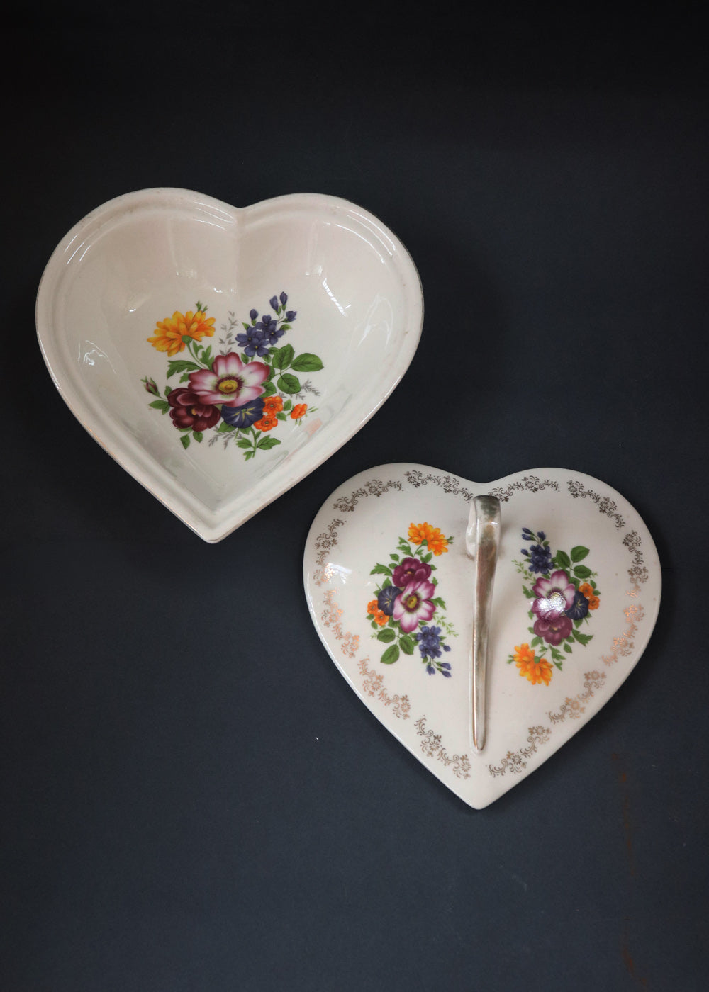 Vintage French Hors D'oeuvre set ornamented with beautiful floral bouquets and rimmed with gilted floral borders. These are by Hallimax, a French brand that distributed high-quality, romantic-style porcelain.