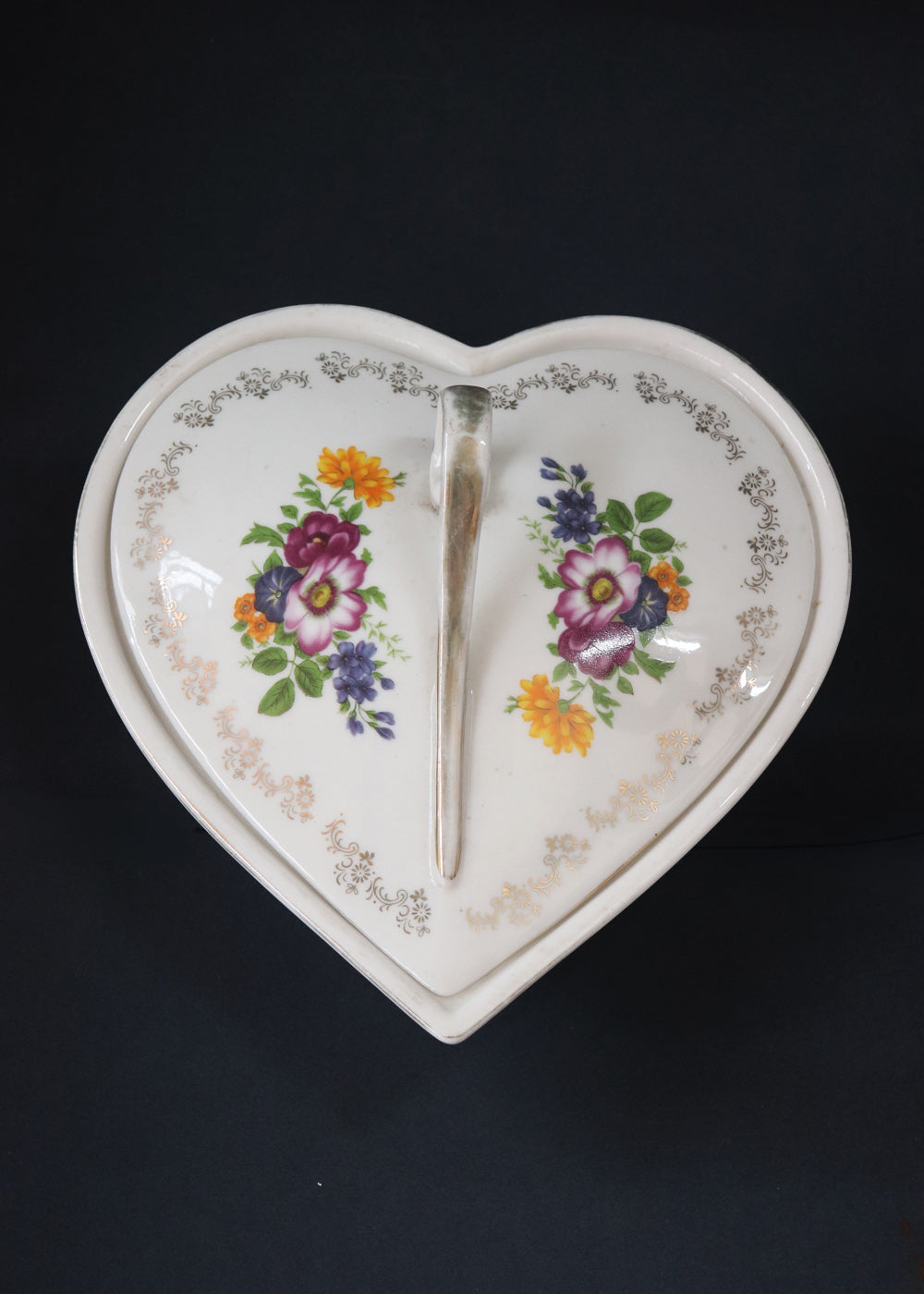 Vintage French Hors D'oeuvre set ornamented with beautiful floral bouquets and rimmed with gilted floral borders. These are by Hallimax, a French brand that distributed high-quality, romantic-style porcelain.