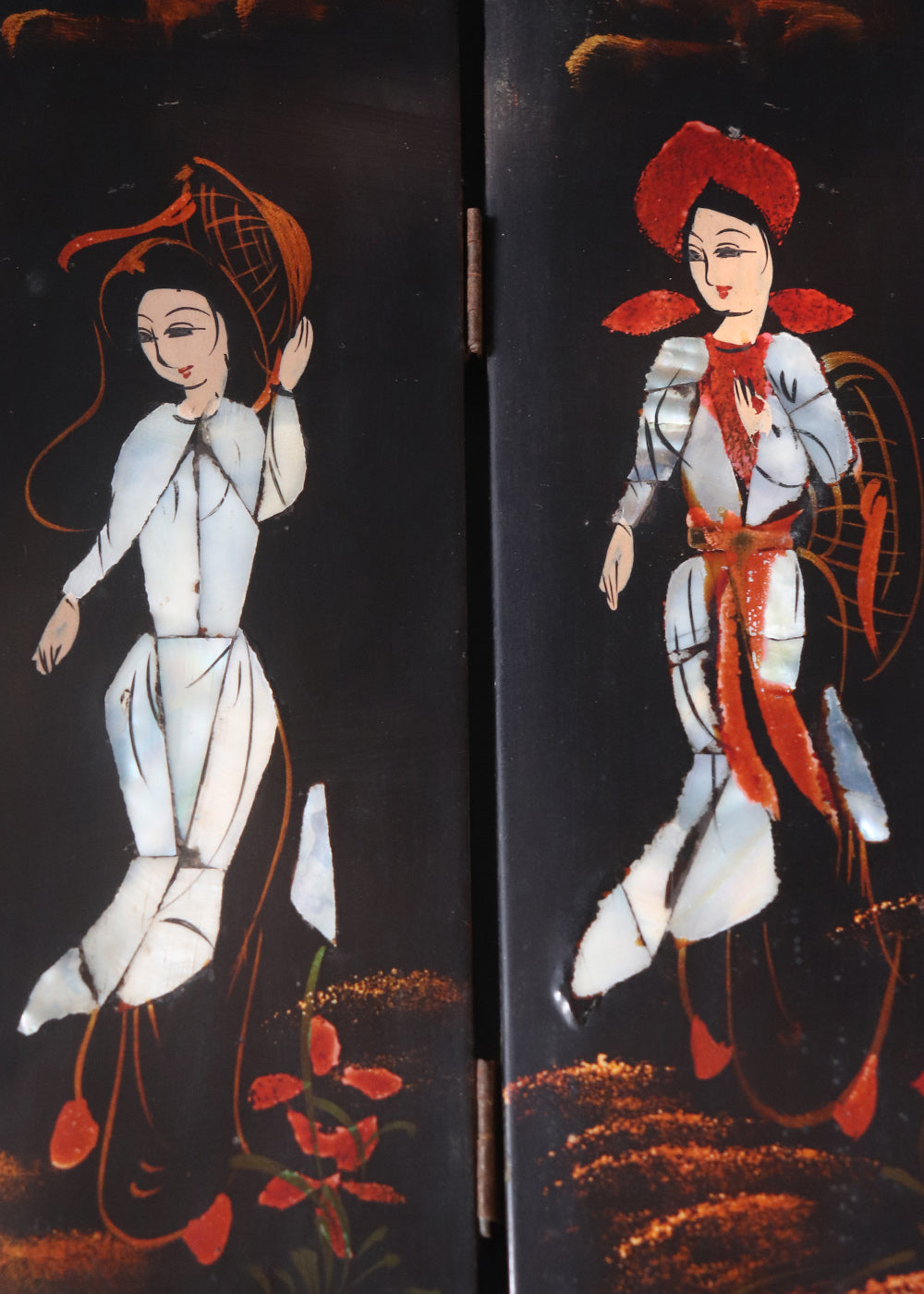 Vintage Vietnamese tabletop folding screen