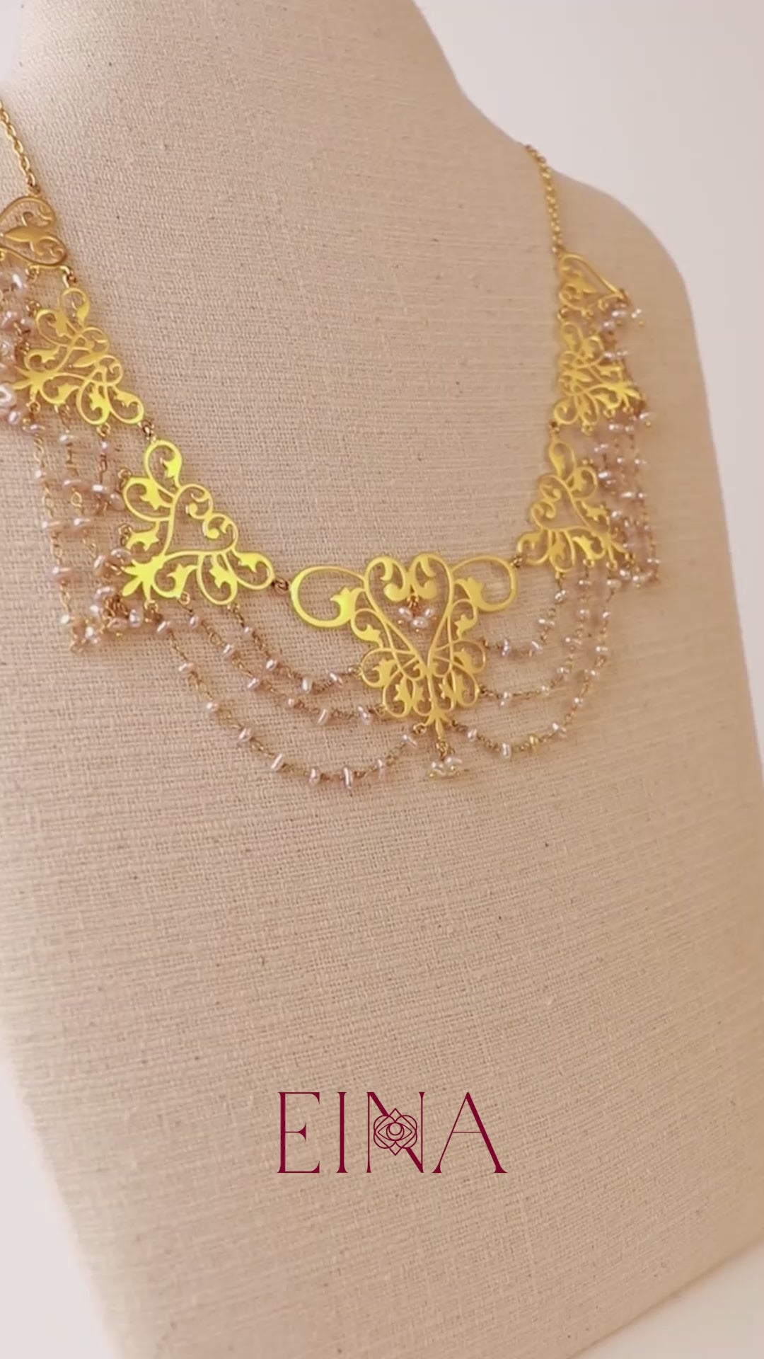 statement pearl necklace 