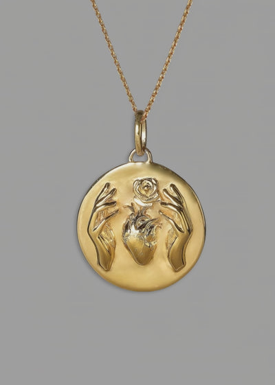 Medallion pendant in sterling silver with engraving by jewellery designer EINA